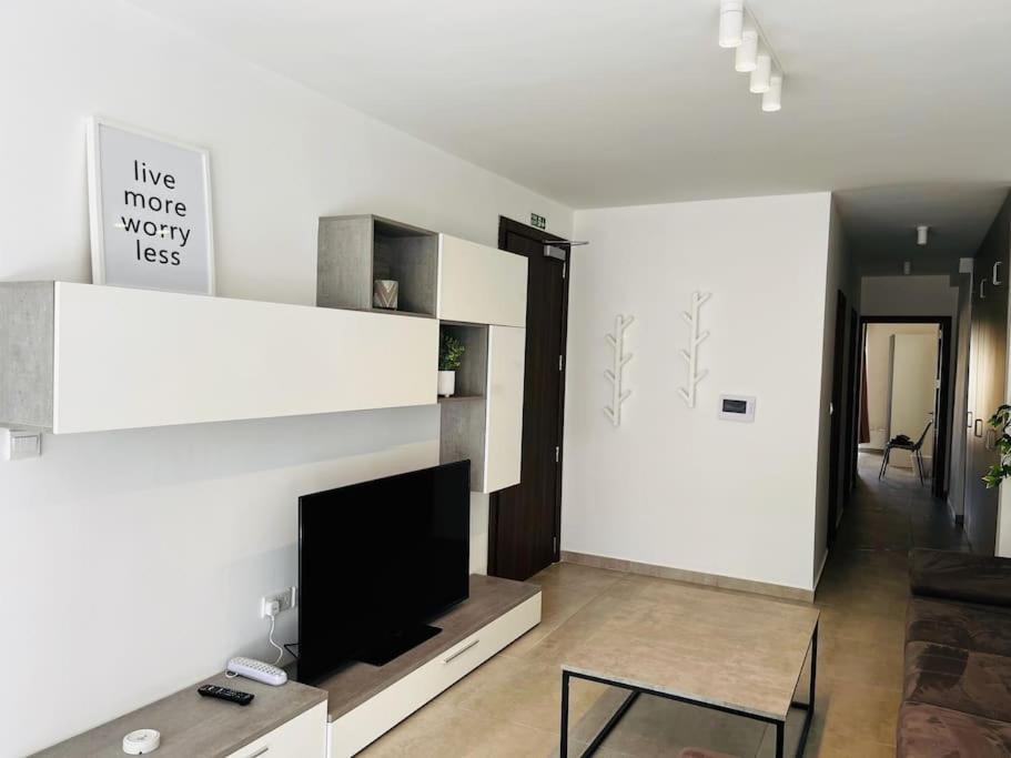 Sliema, Apt7, Stylish 2 Bedroom Apartment With Parking Exterior foto